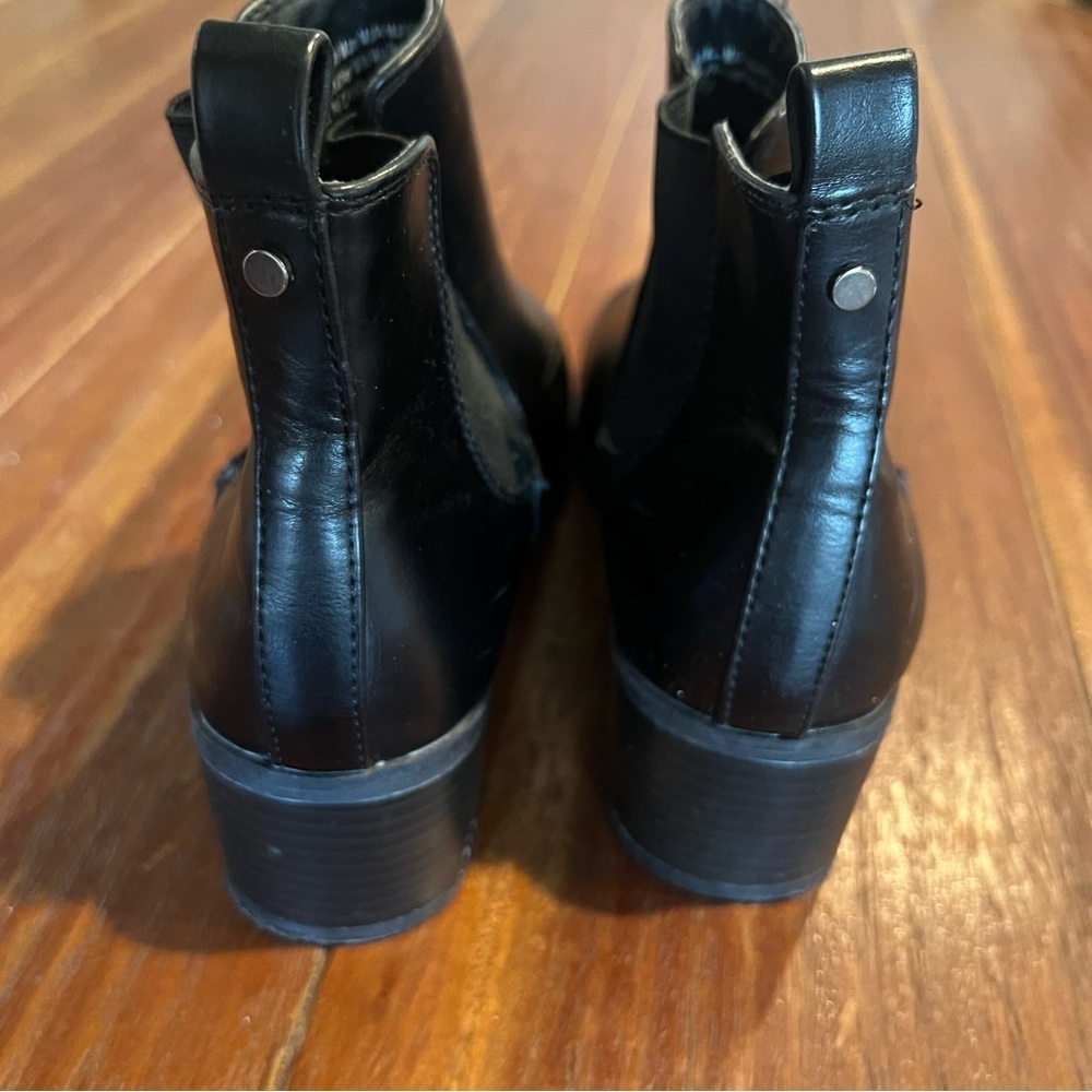 Sold - Picture 3 of 9